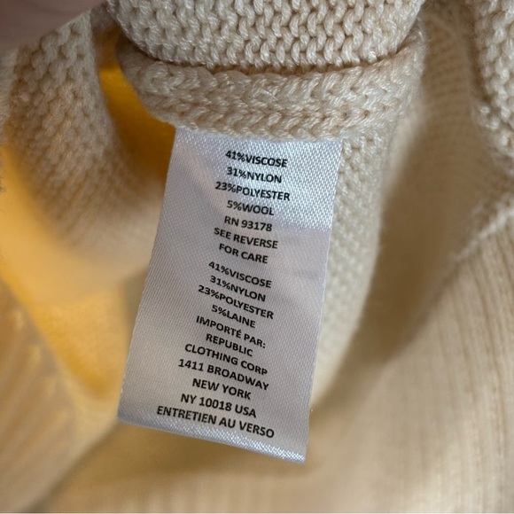 Elie Tahari Large Wool Blend V-Neck Knit Sweater Cream Ivory - Picture 5 of 5